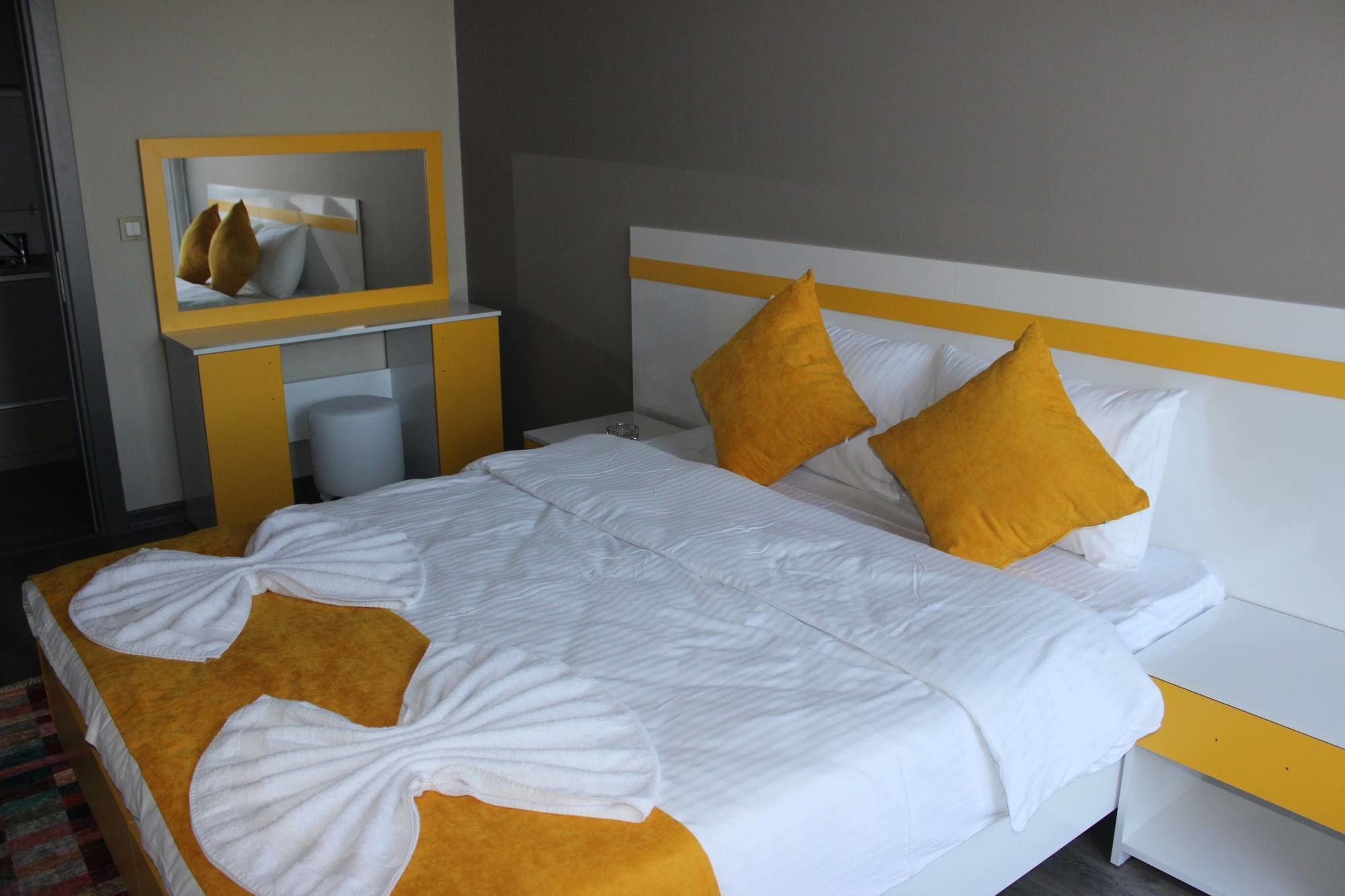 Agora Suites Istanbul Exteriör bild